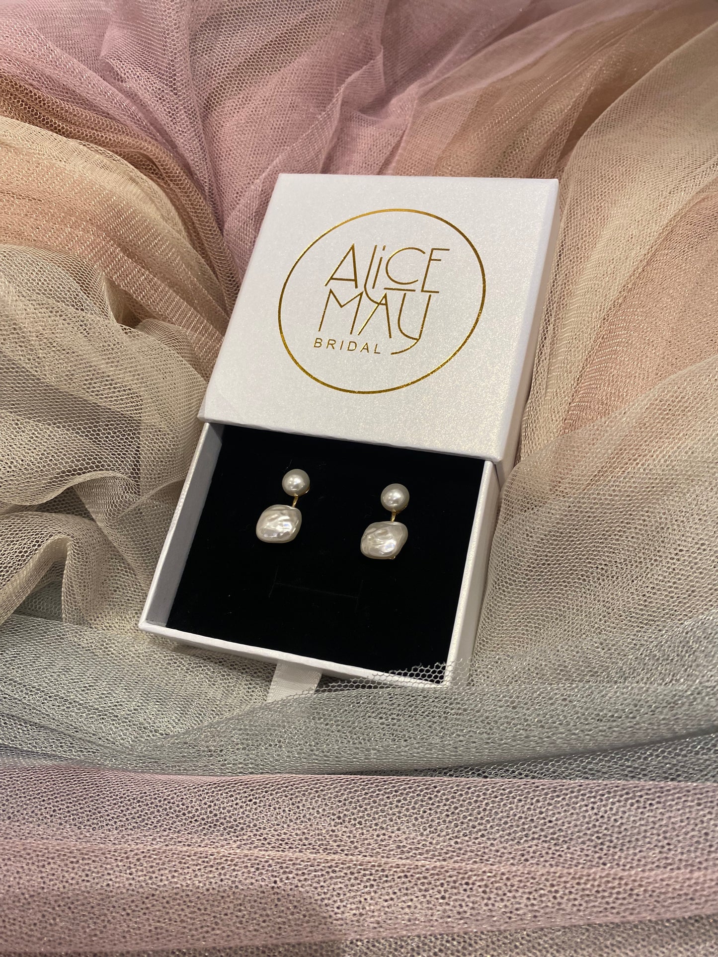 The Cole Pearl Earrings