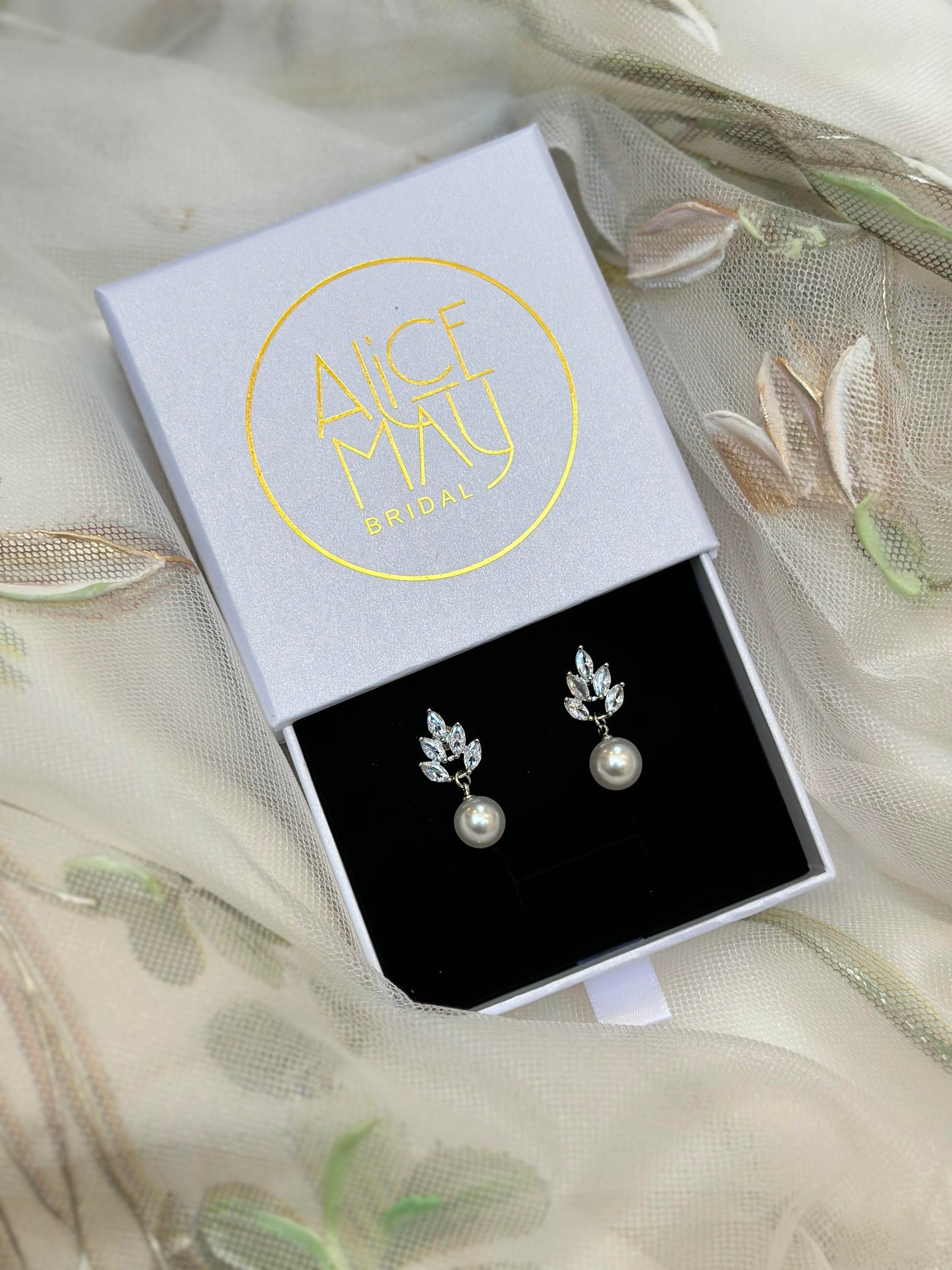 The Norah Pearl Earrings